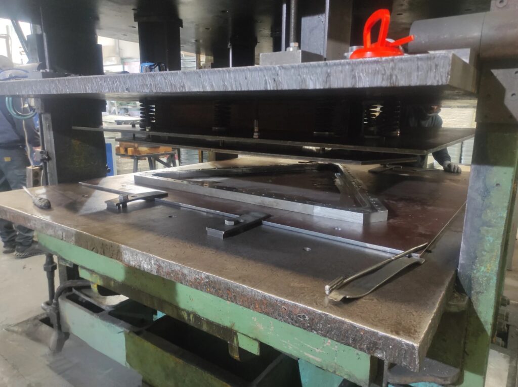 Matriz triángulo 1350 mm