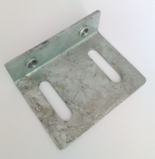 Elementos de sujeción y anclaje de señales de tráfico.